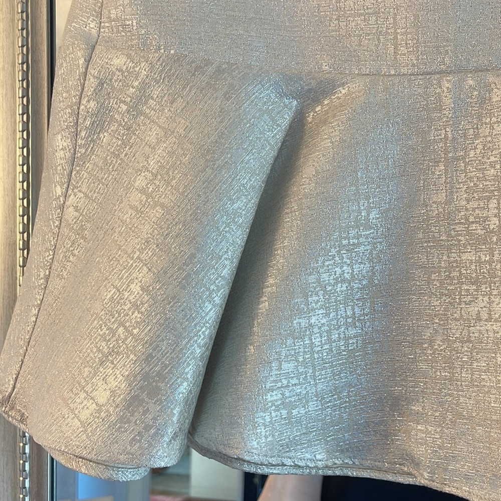 EXPRESS MINI SILVER RUFFLE SKIRT - Picture 2 of 6